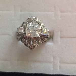 Stunning 925 Sterling Meda  Ring